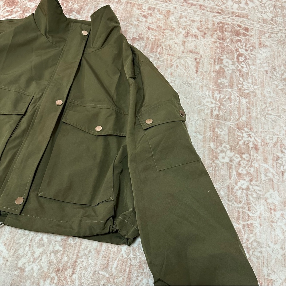 Cropped Cargo Jacket With Pockets - Picture 7 of 14